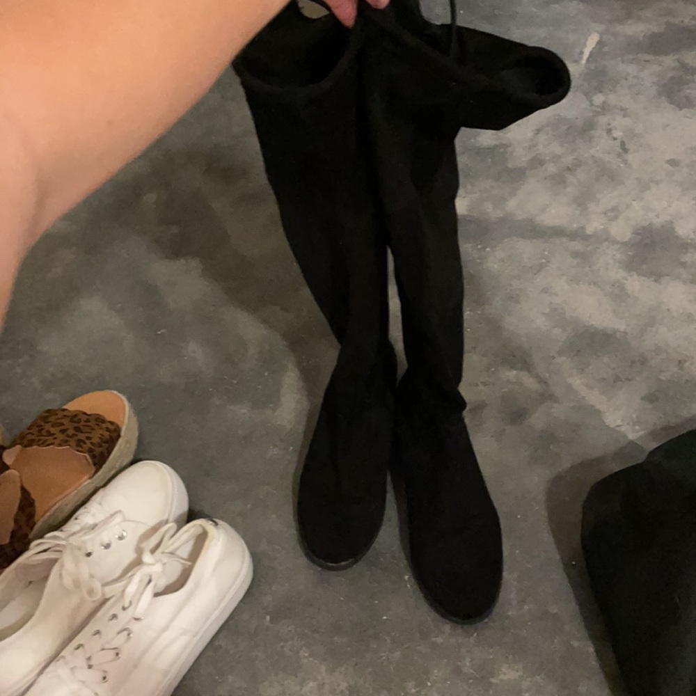 Women’s knee high black boots size 8